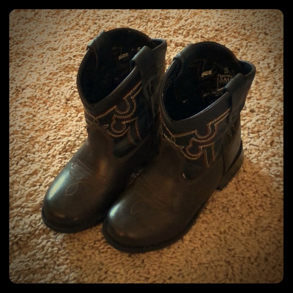 Toddler boys cowboy boots size 5.5